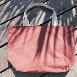 Sac cabas en tissu terracotta, avec anses en coton.